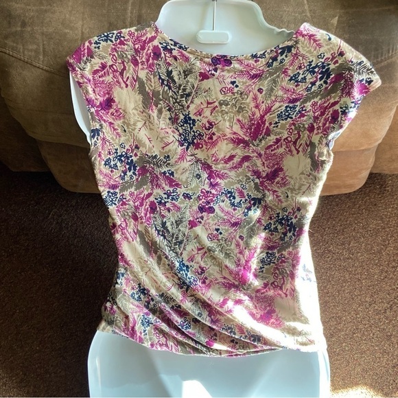 Ann Taylor flouncy top is in a fuchsia, tan and navy gypsy 70s print. Scoop. - Picture 3 of 7